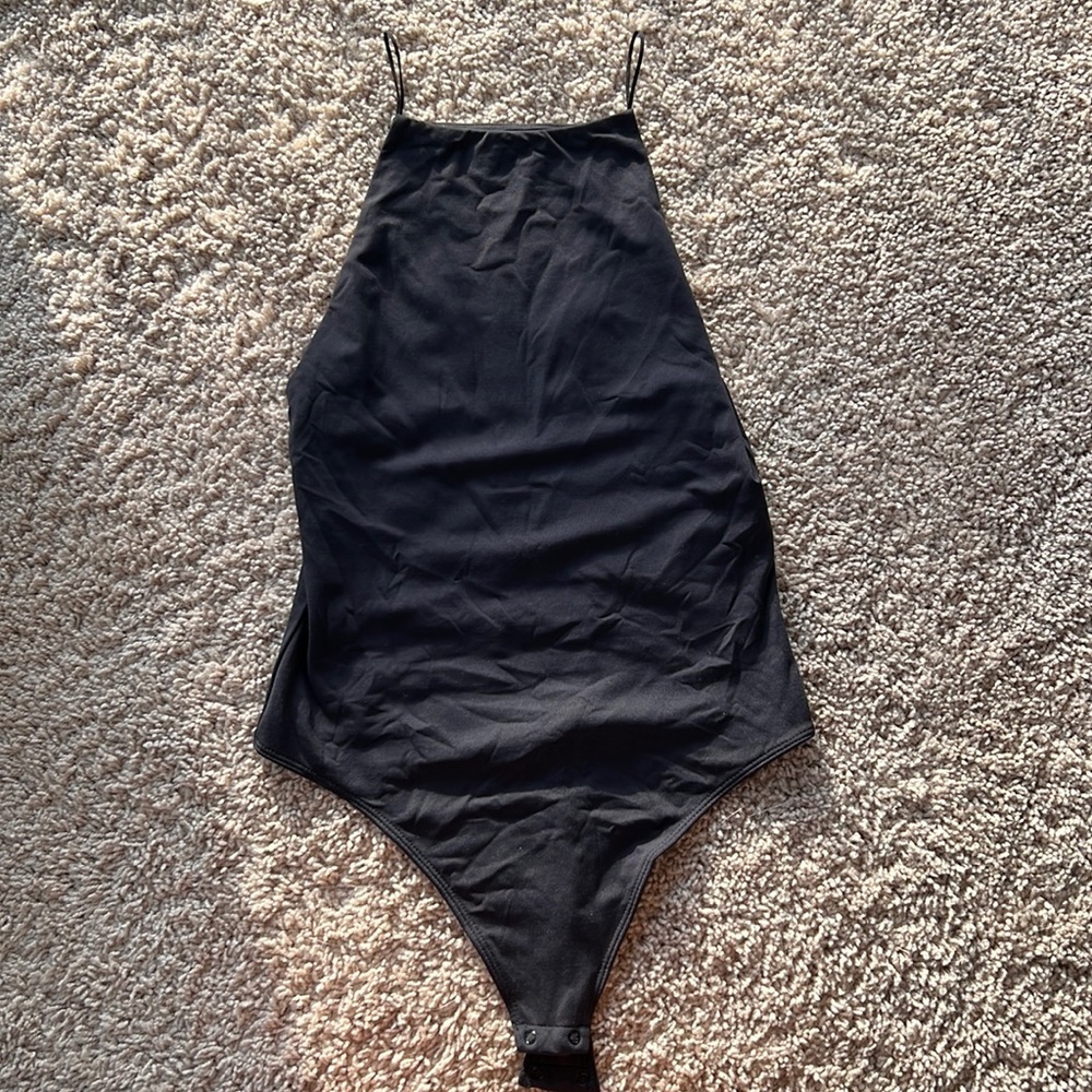 Babaton contour bodysuit (black medium)